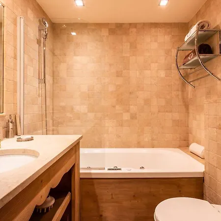 112m² 1850, Centre, Proche Pistes, 3 Chambres, Balneo, Hammam, Wifi - Fr-1-631-165 Lägenhet Courchevel