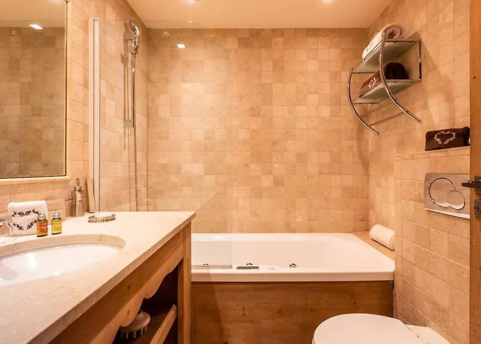 112m² 1850, Centre, Proche Pistes, 3 Chambres, Balneo, Hammam, Wifi - Fr-1-631-165 Lägenhet Courchevel